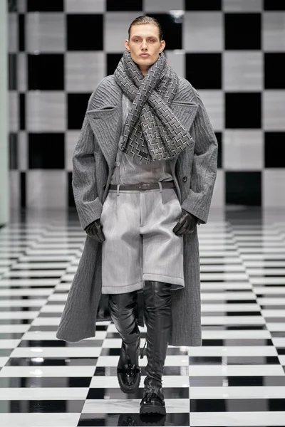 Look 11